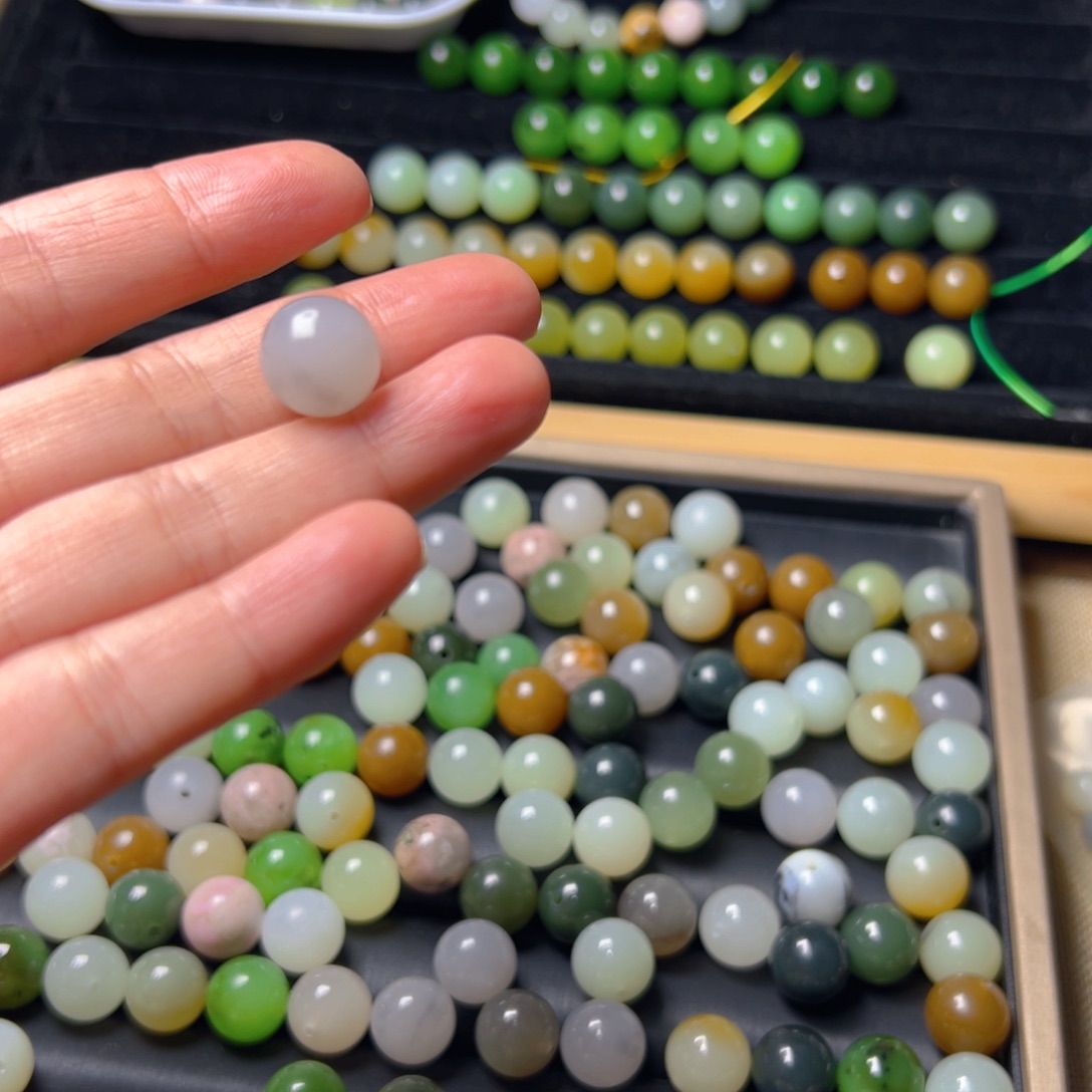 和田玉未镶嵌车挂