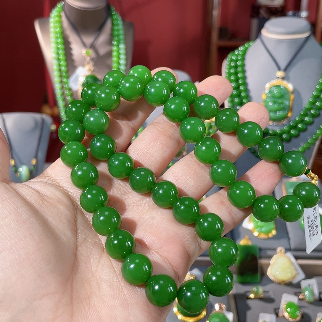 和田玉（碧玉）吊坠18K金镶嵌