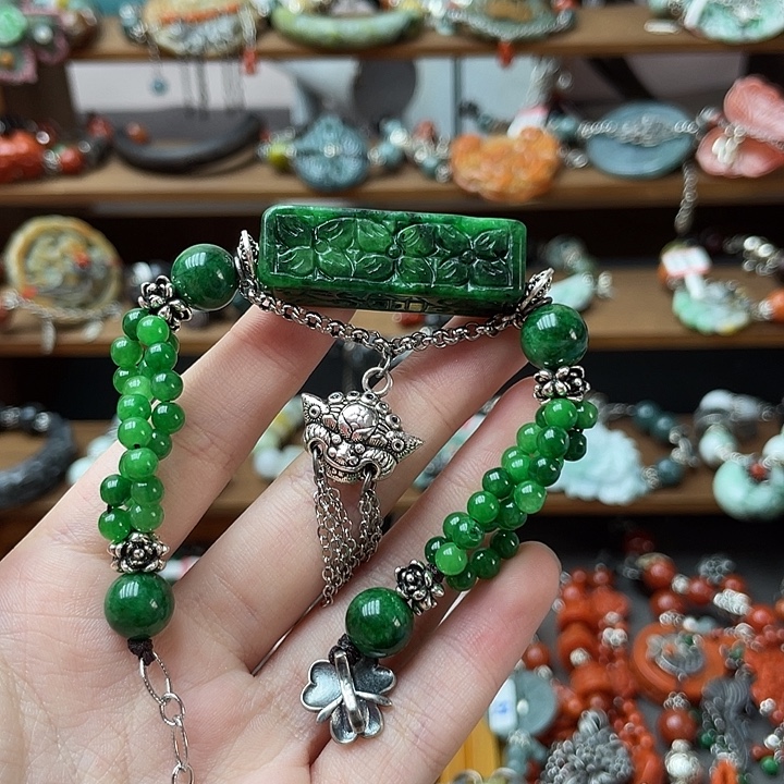 贾***)翡翠未镶嵌手链饰品