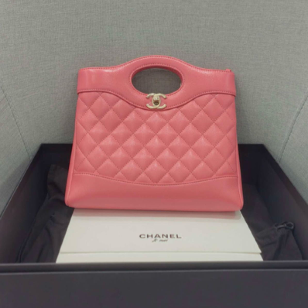 未使用 Chanel/香奈儿 Chane/香奈儿31bag金扣手提斜挎包粉色