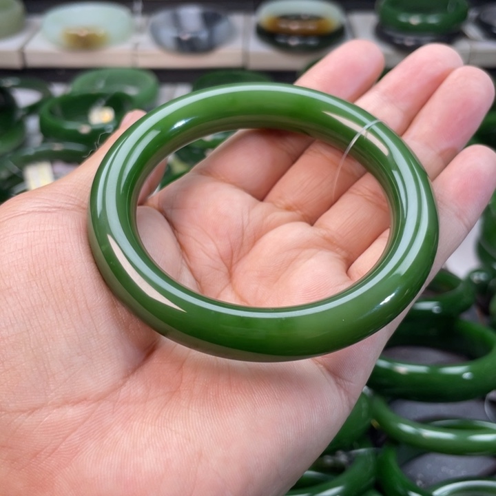 和田玉（碧玉）手镯未镶嵌