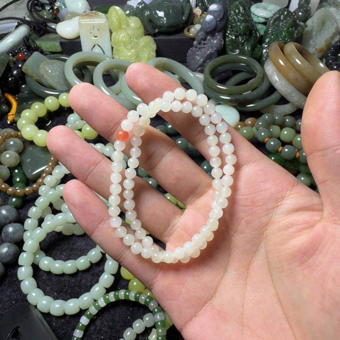 和田玉未镶嵌手串