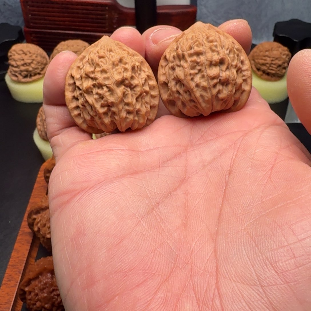 文玩核桃把件?金牛