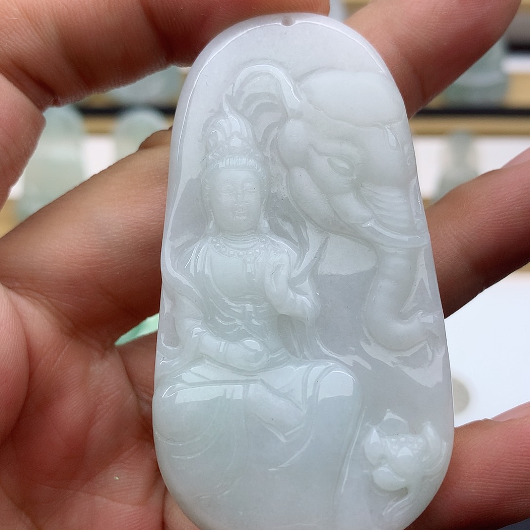 翡翠颈饰未镶嵌普贤菩萨