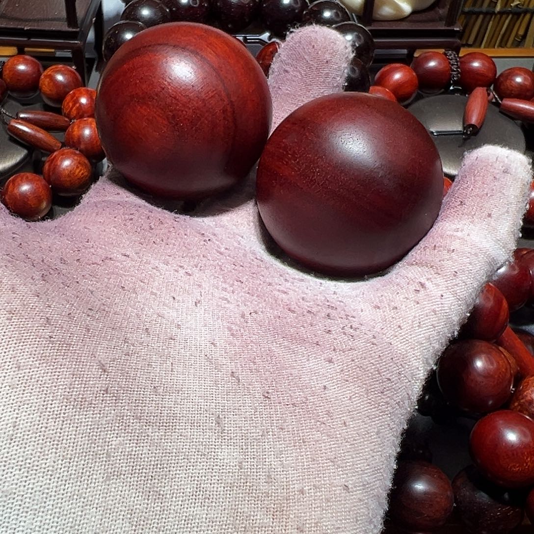 明***天木4.5手球一对鸡血红