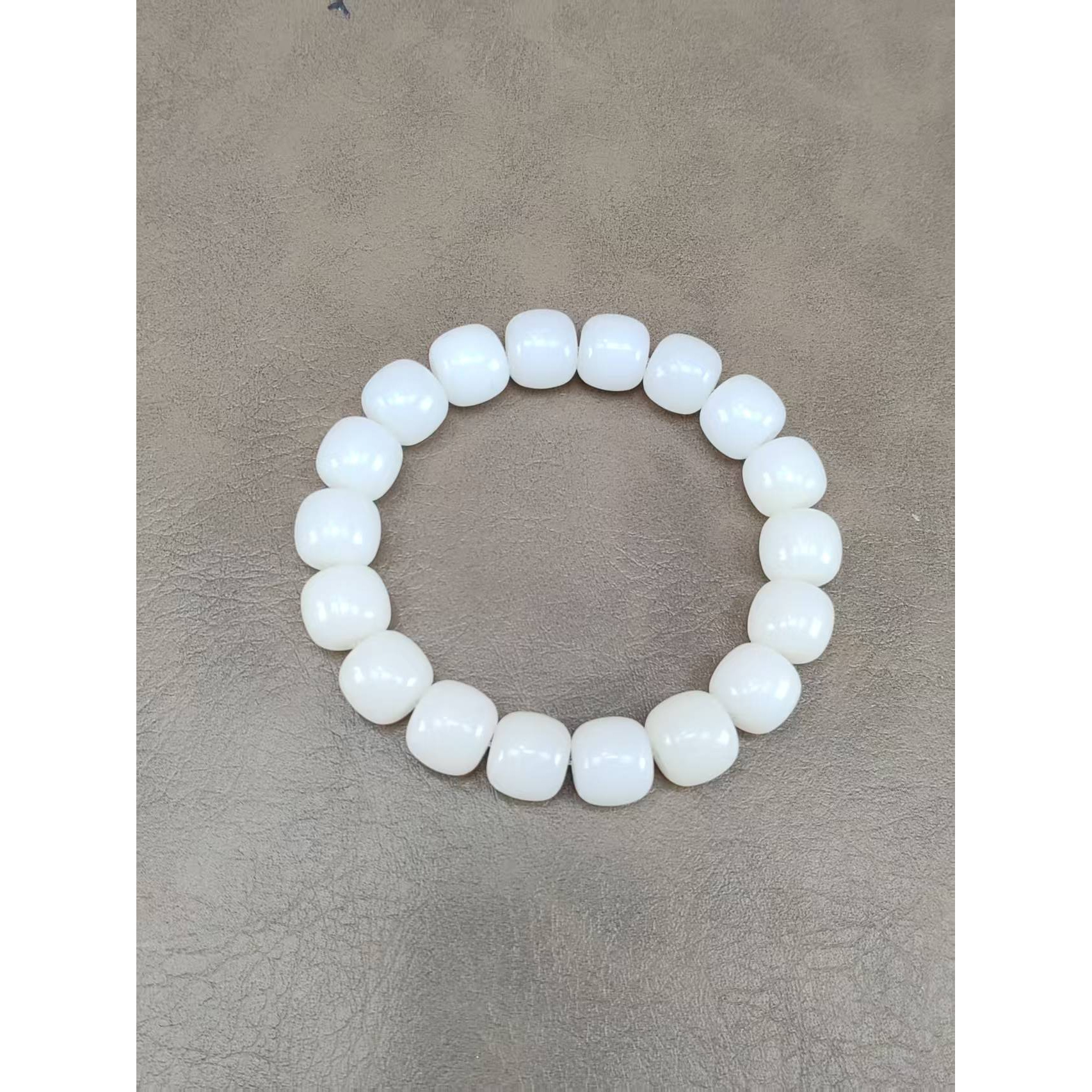 精选白玉菩提手串搭配（无礼盒）A134