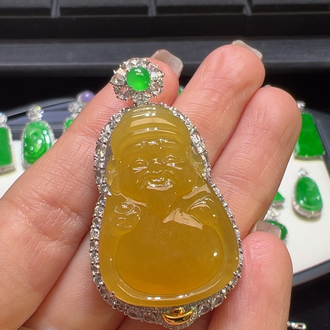 翡翠颈饰18K金镶嵌翡翠