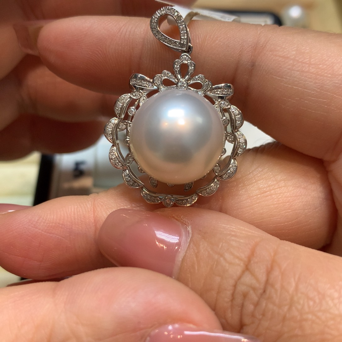 海水珍珠颈饰18K金镶嵌