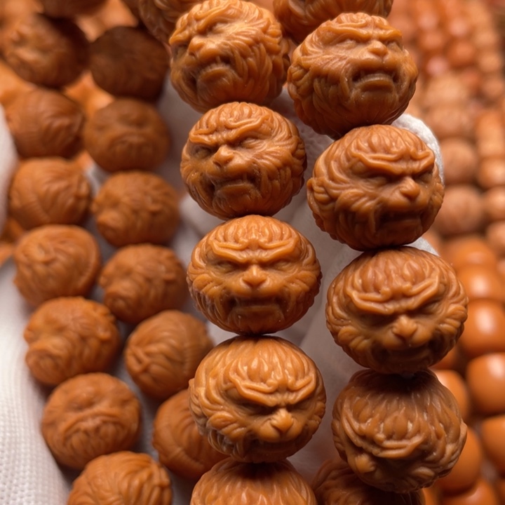 猴头核桃吊坠顺**水斗战胜佛