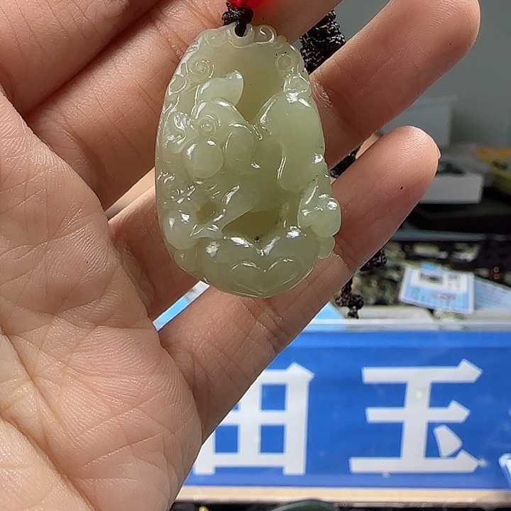 颈饰未镶嵌和田玉