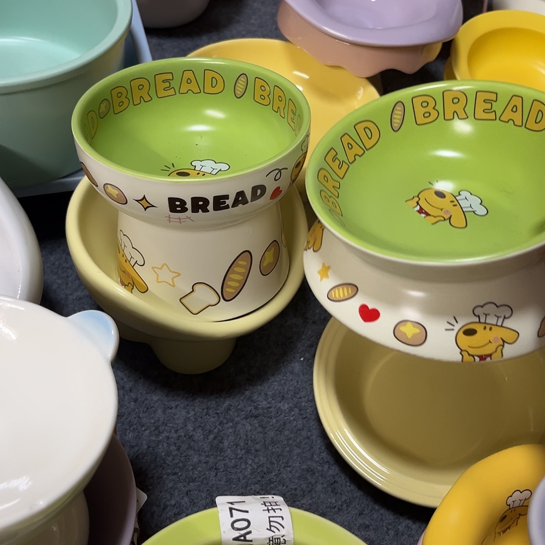 陶两个装陶瓷餐具dd