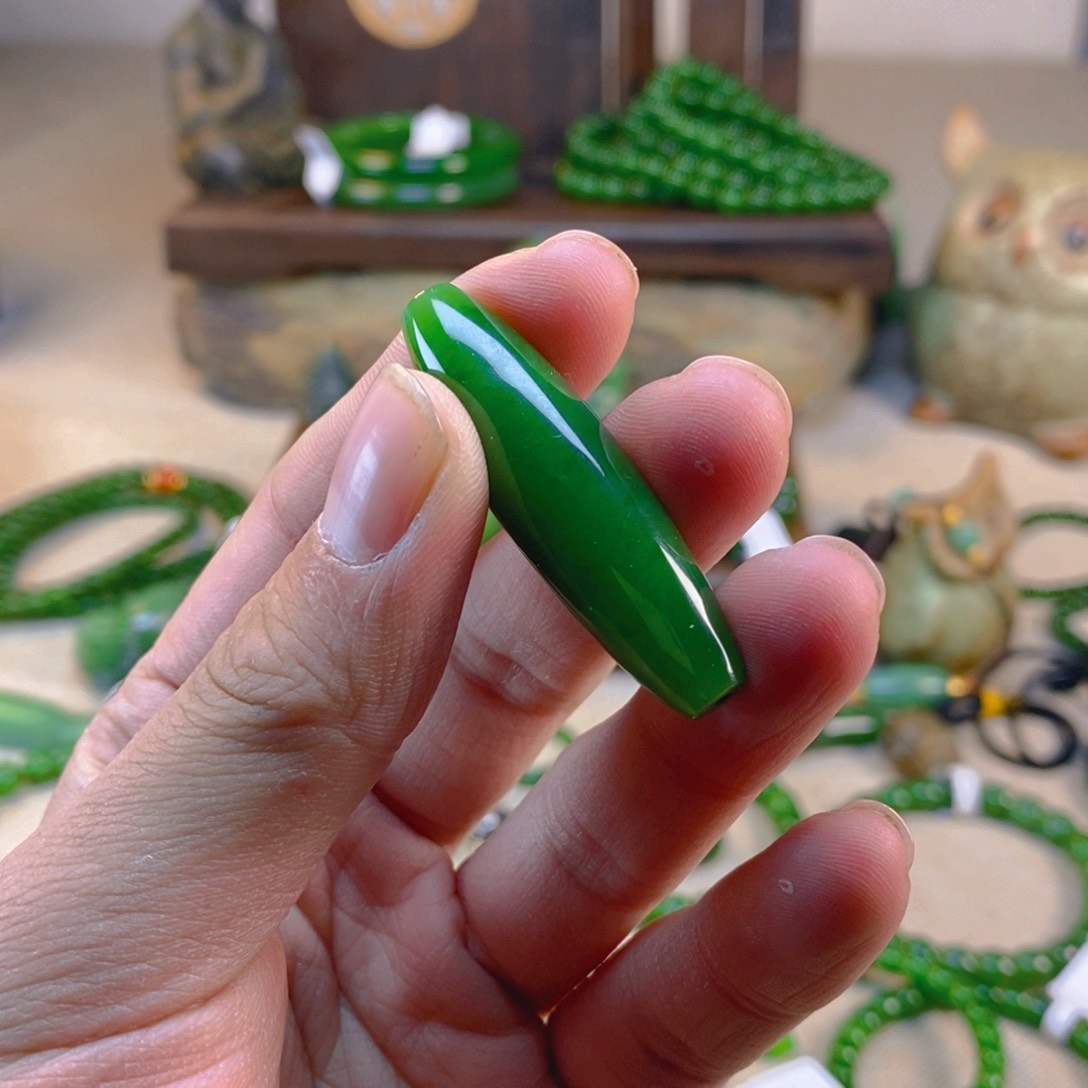 和田玉颈饰未镶嵌玲*