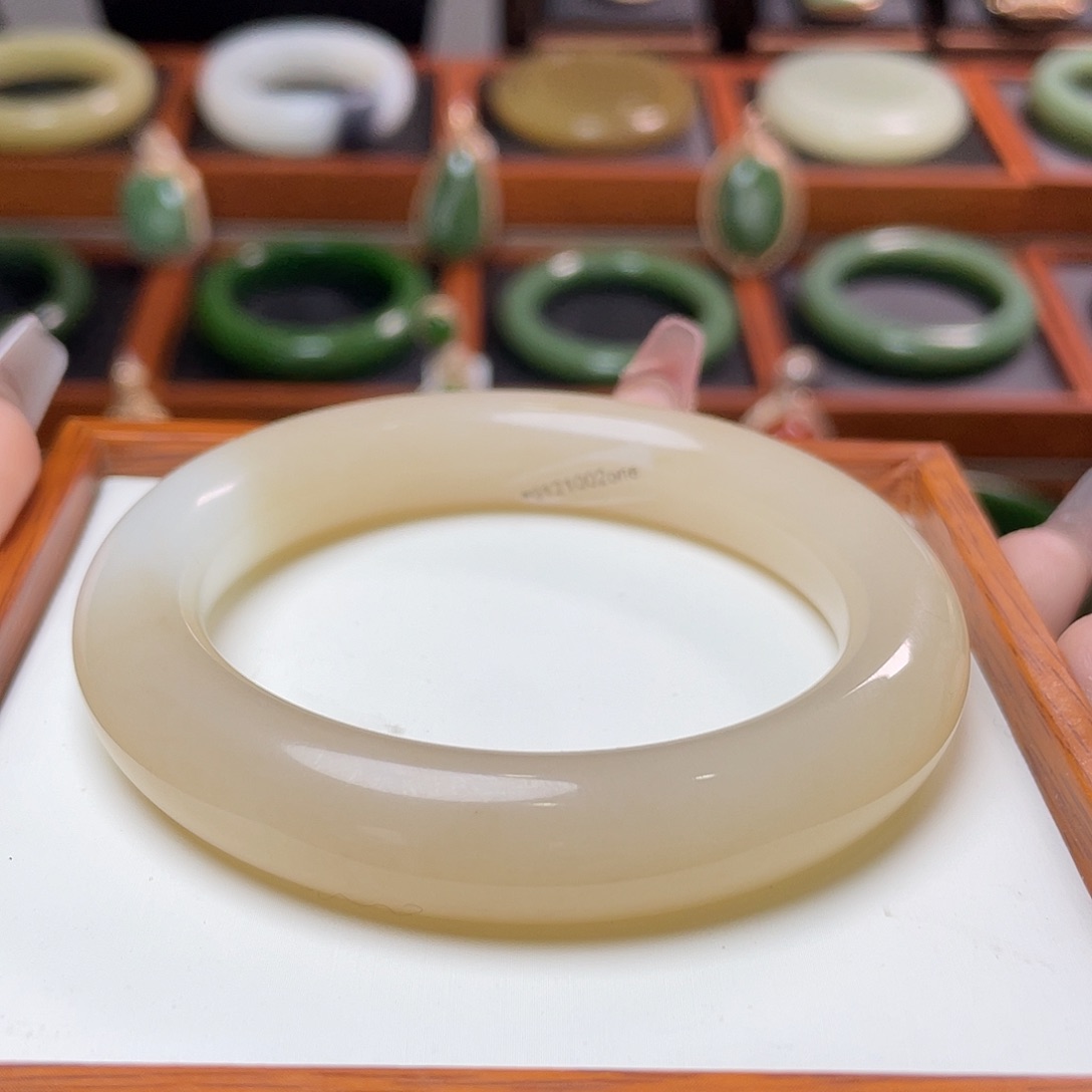 和田玉手镯57.3未镶嵌