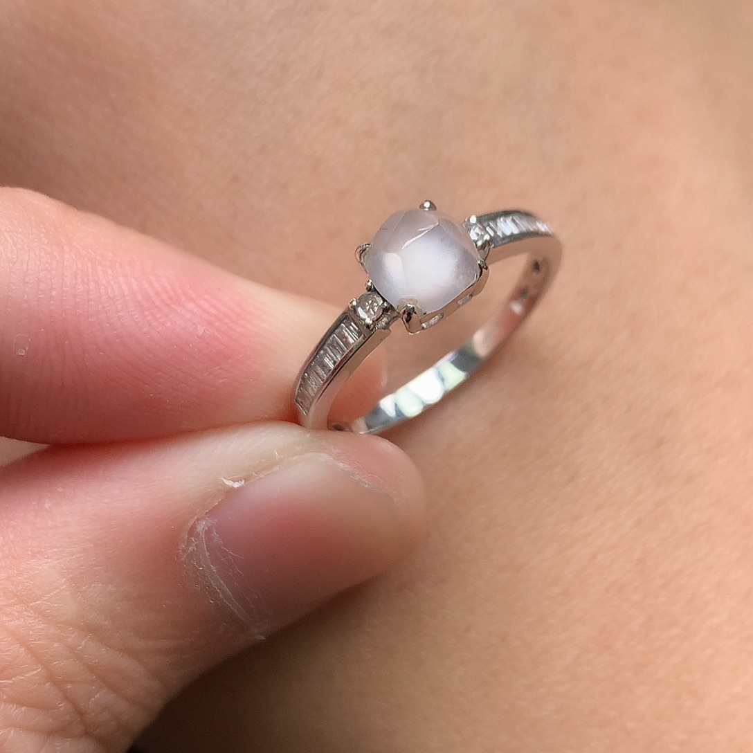 翡翠18K金镶嵌戒指