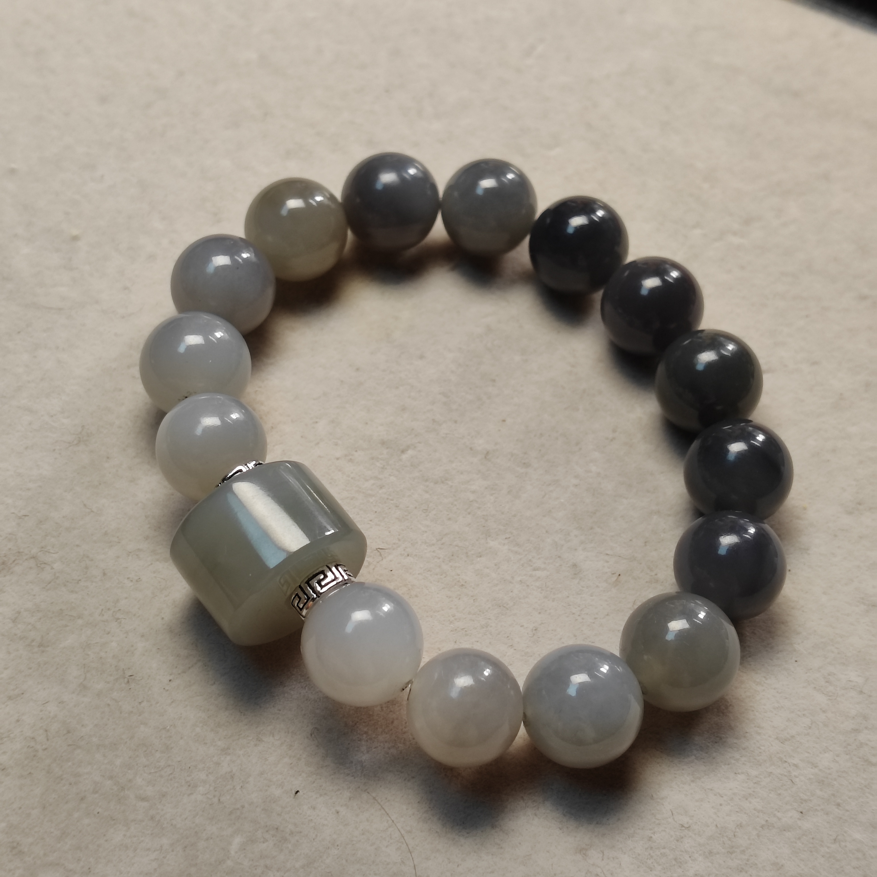 和田玉渐变烟紫手串卡12mm