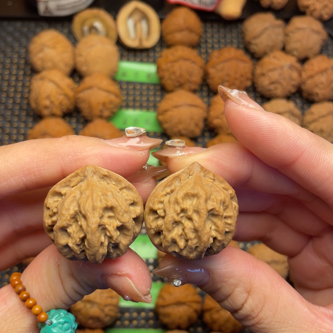 文玩核桃吊坠29边肚同尺小霸王龙0009