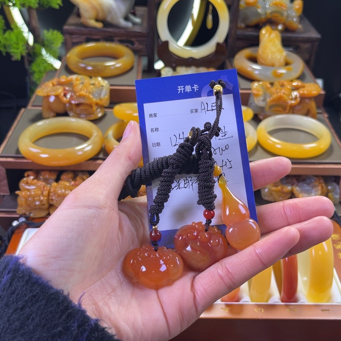 颈饰未镶嵌石英质玉A****G