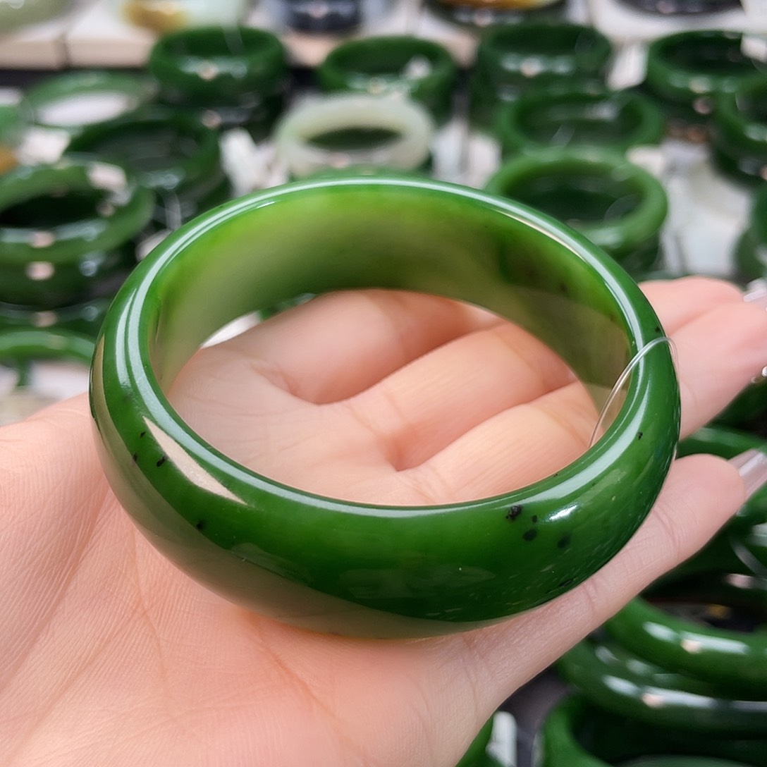 和田玉（碧玉）手镯未镶嵌