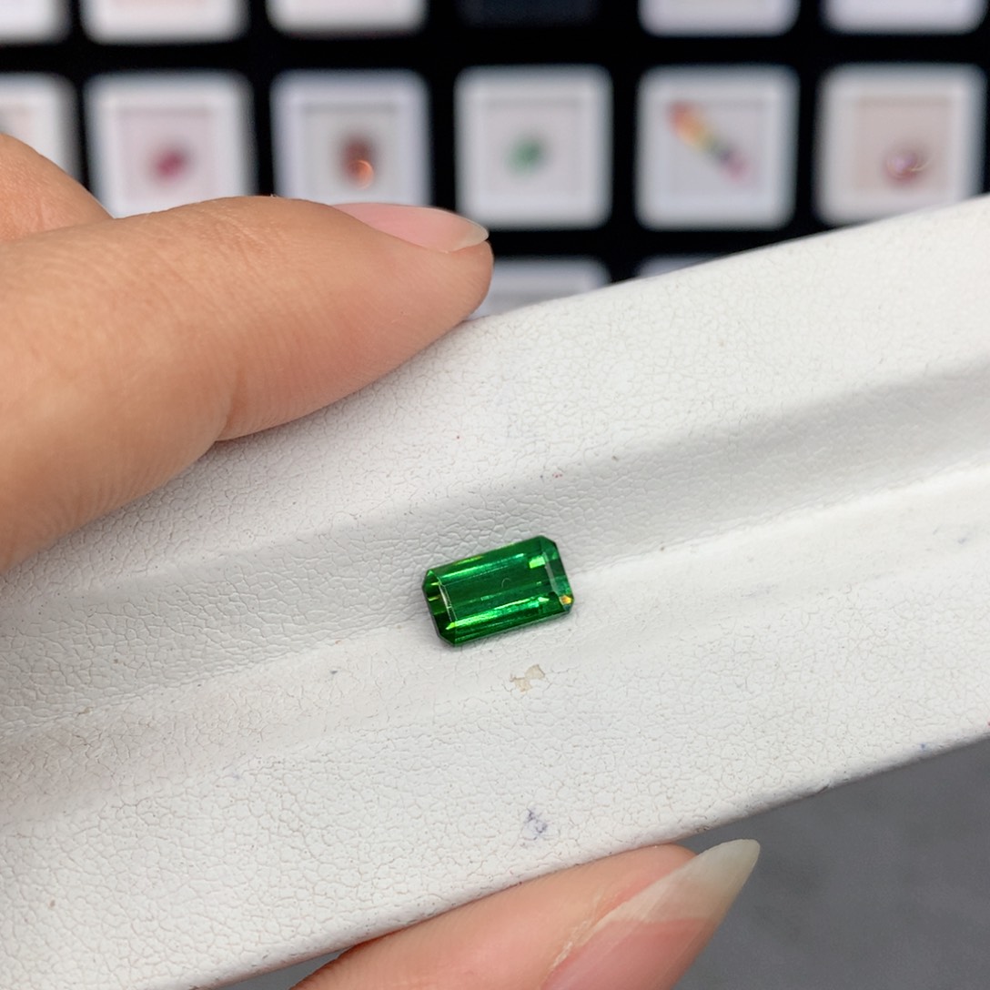 裸石未镶嵌碧玺1.6克拉