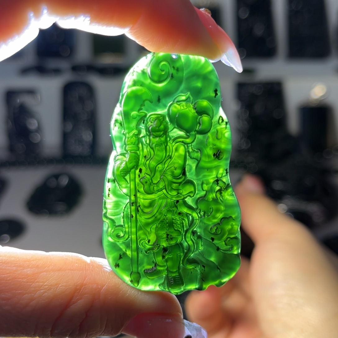 蛇纹石玉颈饰合金