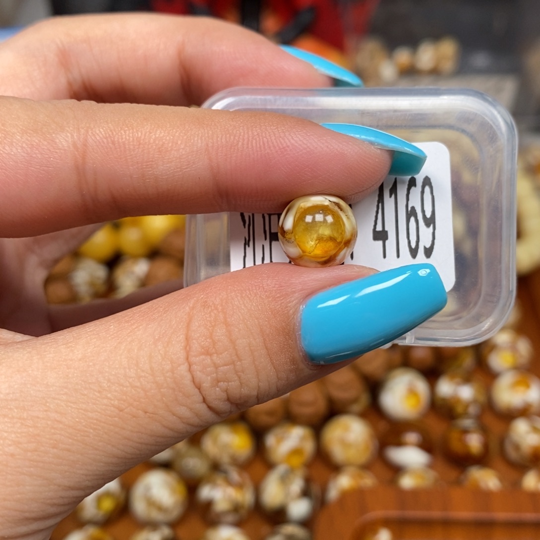 蜜蜡未镶嵌珠宝奇石4169