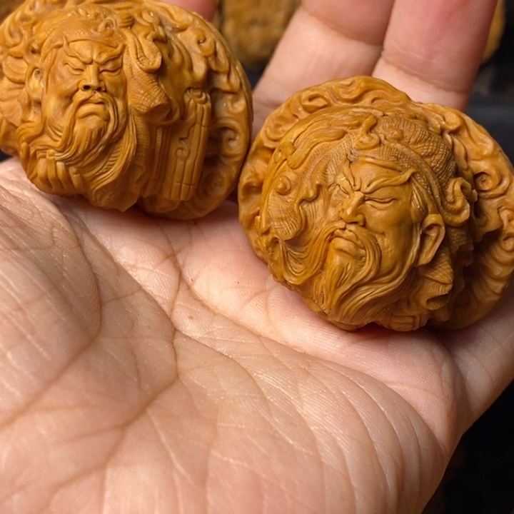 文玩核桃把件岁***草关公