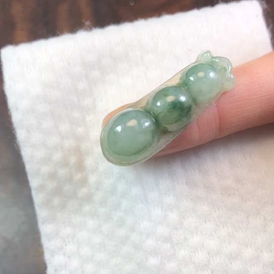 翡翠未镶嵌颈饰缅甸A货，每天下午1点半开播