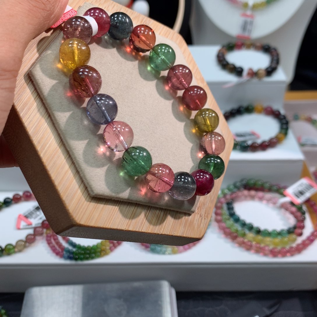 碧玺手链未镶嵌      10.8mm。