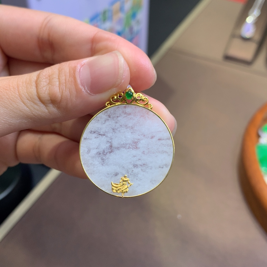 翡翠18K金镶嵌颈饰翡翠