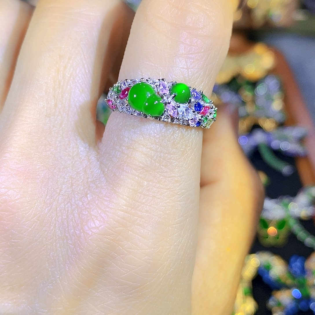 颈饰银S925镶嵌翡翠