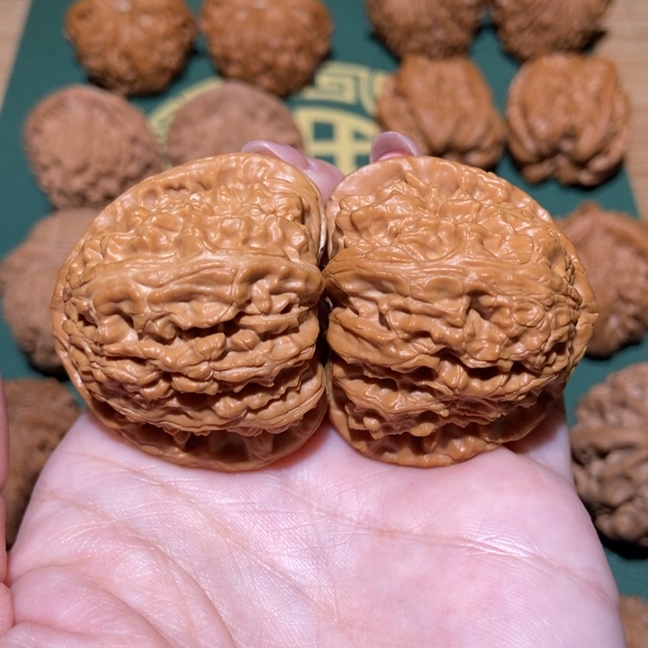 吊坠文玩核桃三角白