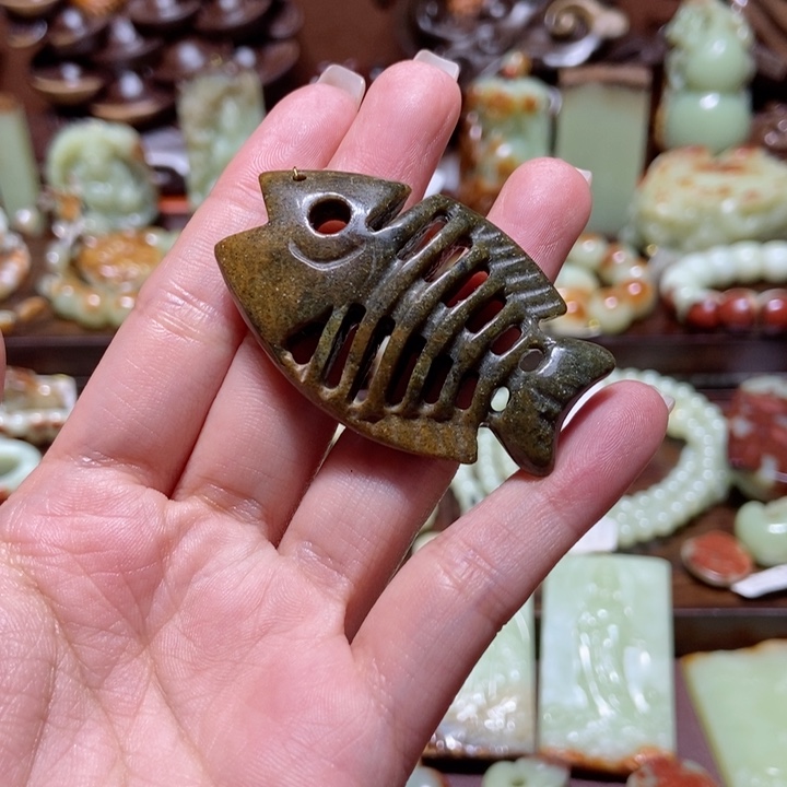 岫岩河磨玉（透闪石质玉）挂件未镶嵌