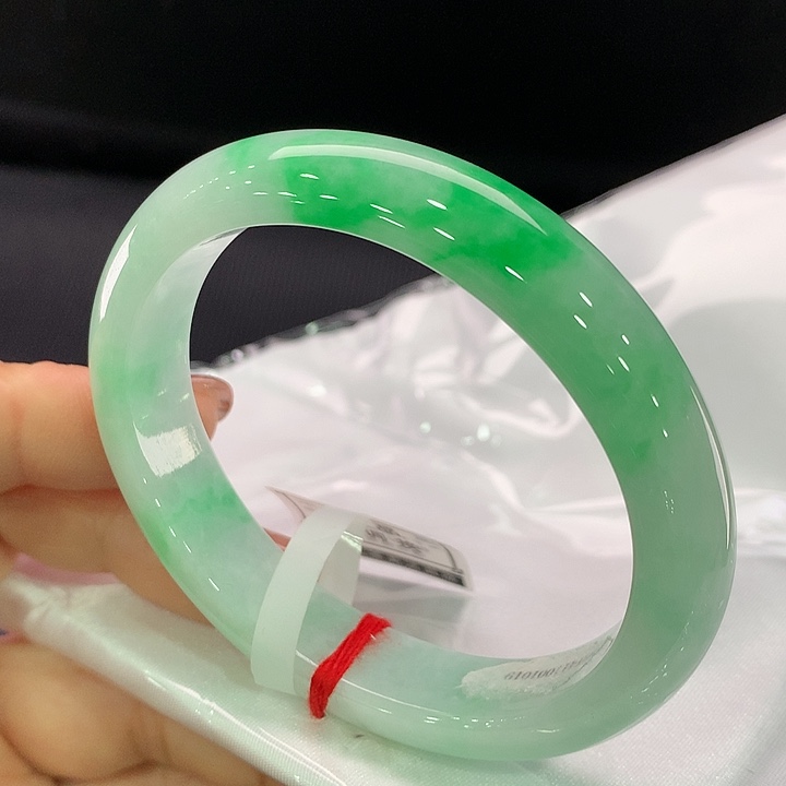 翡翠手镯未镶嵌贵妃56-57