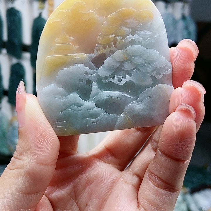 颈饰足铂镶嵌翡翠翡翠