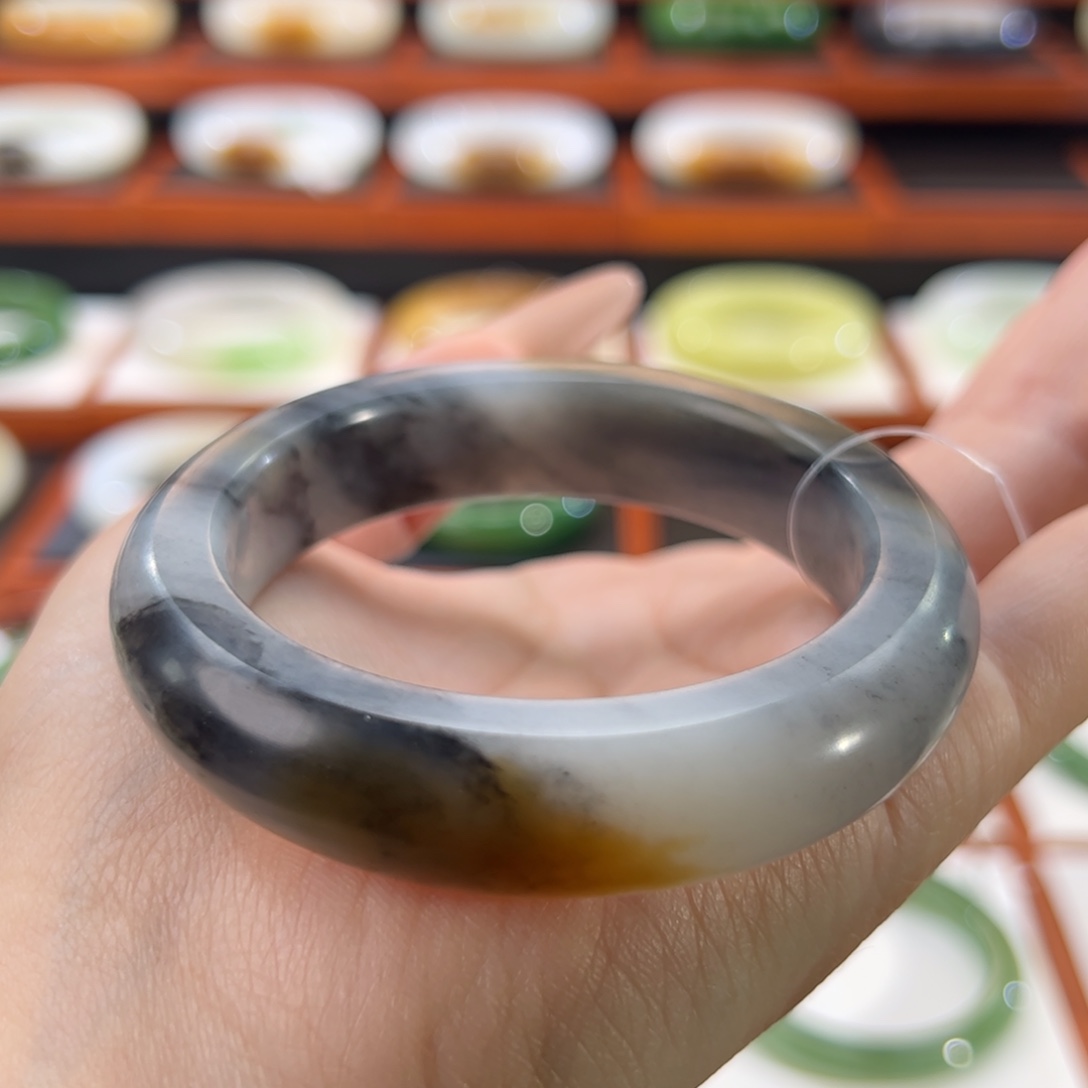 和田玉手镯未镶嵌三色青花糖