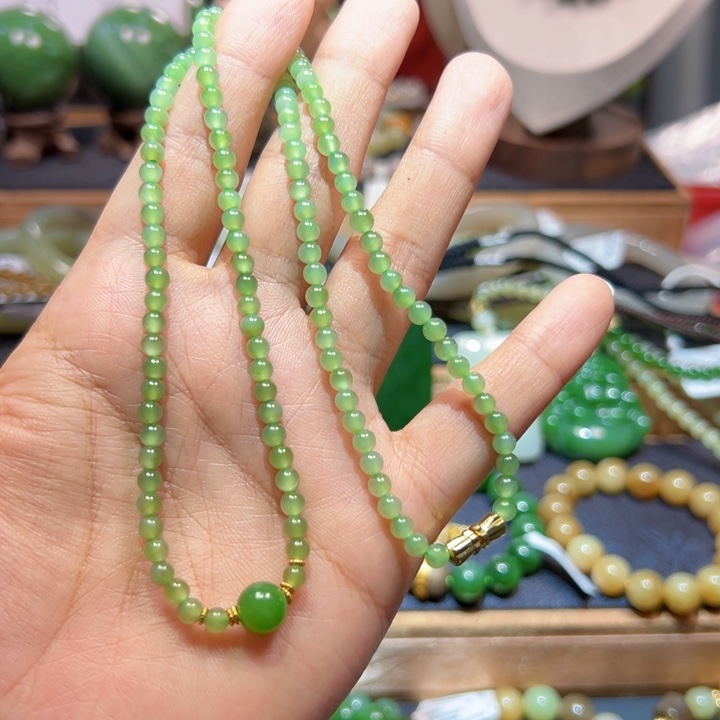 颈饰未镶嵌和田玉