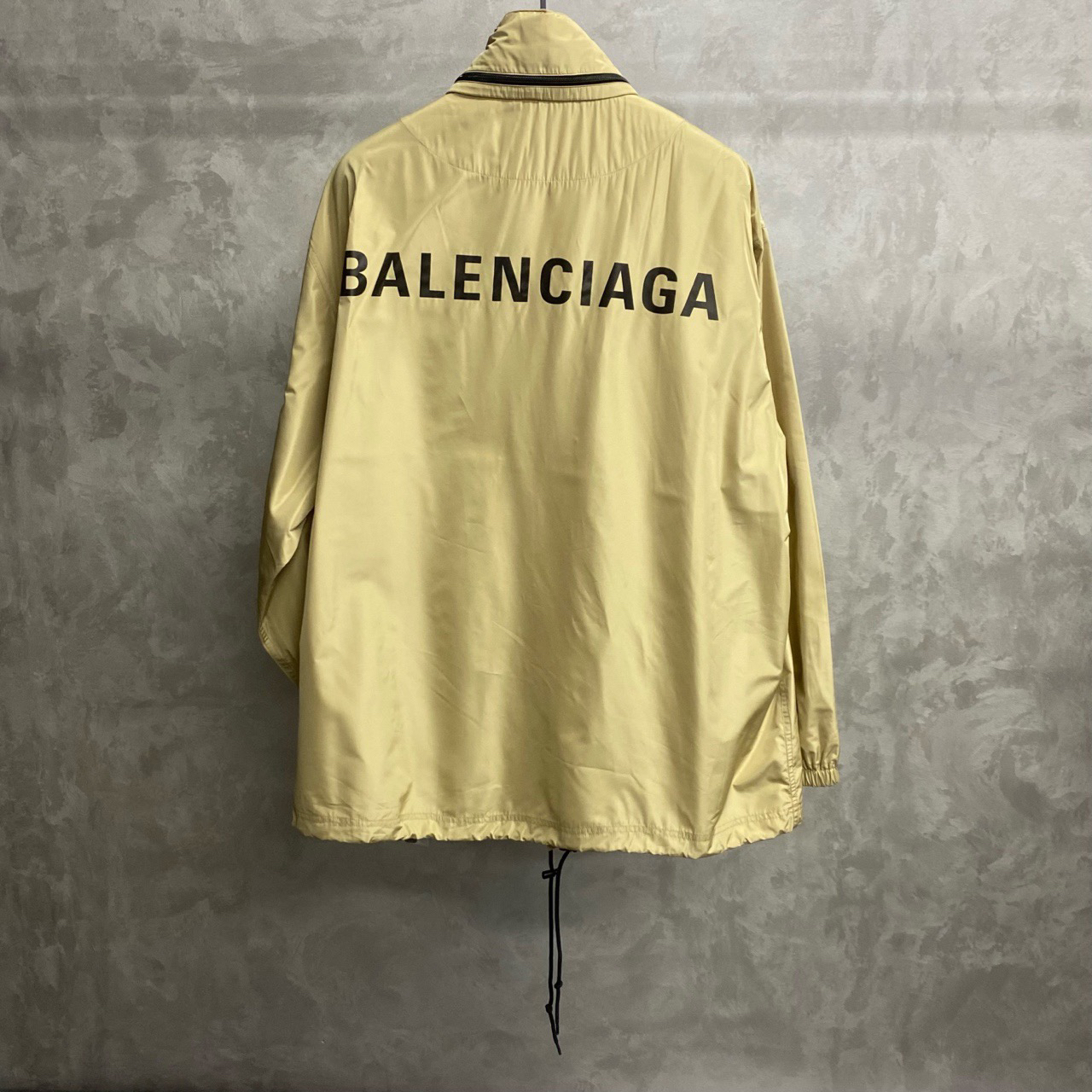 未使用 Balenciaga/巴黎世家 卡其色冲锋衣34/44/46/48/50/52/54