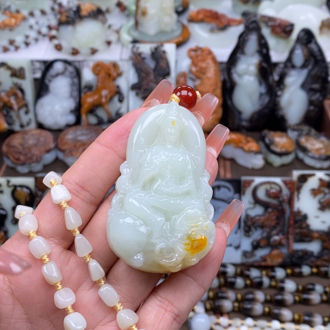 颈饰未镶嵌和田玉