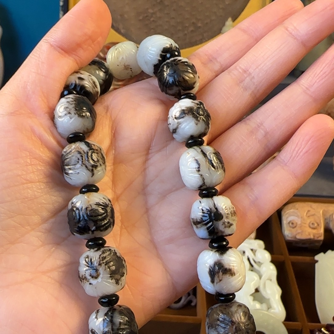 曼***罗和田玉（糖玉）未镶嵌颈饰