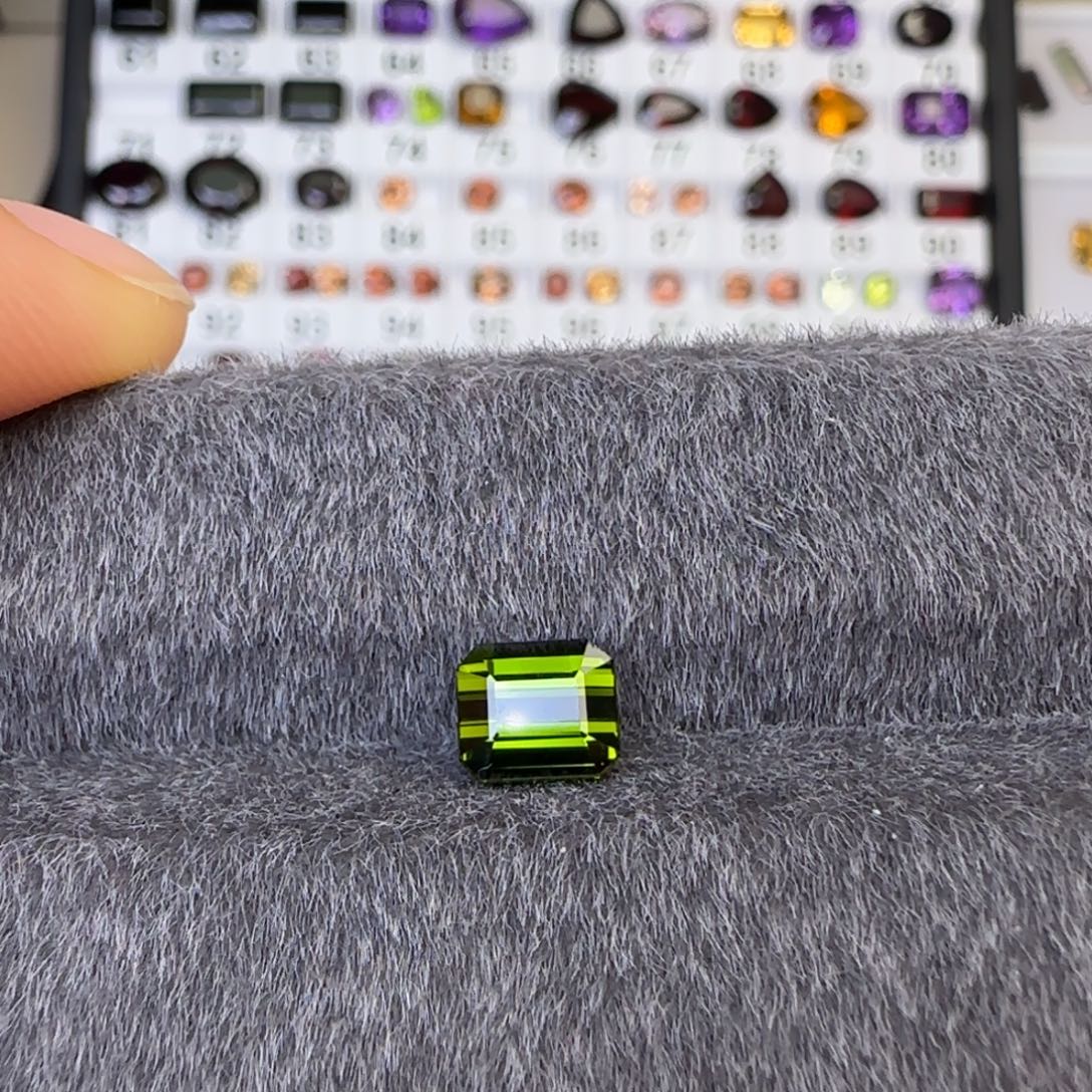 碧玺未镶嵌珠宝半成品天然1.48克拉