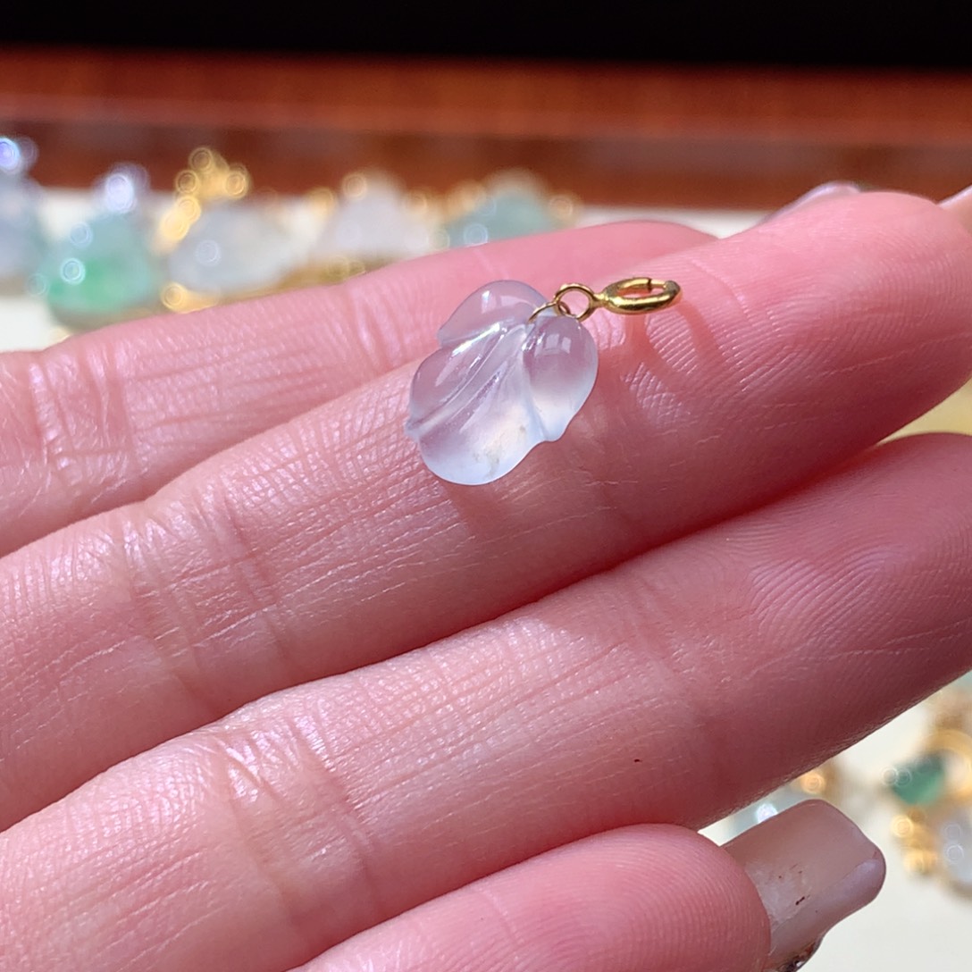 翡翠颈饰18K金镶嵌翡翠