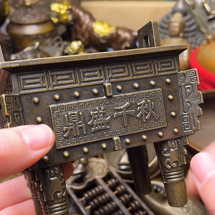 精美铜器批发档口