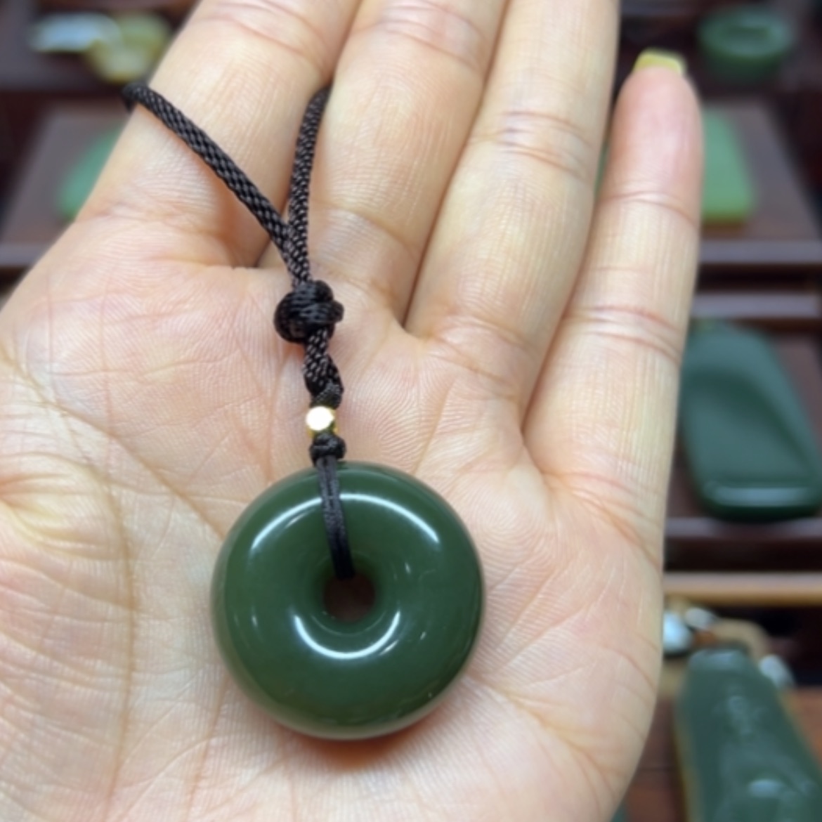 【闪购商品】岫岩老玉（透闪石质玉）颈饰未镶嵌平安扣