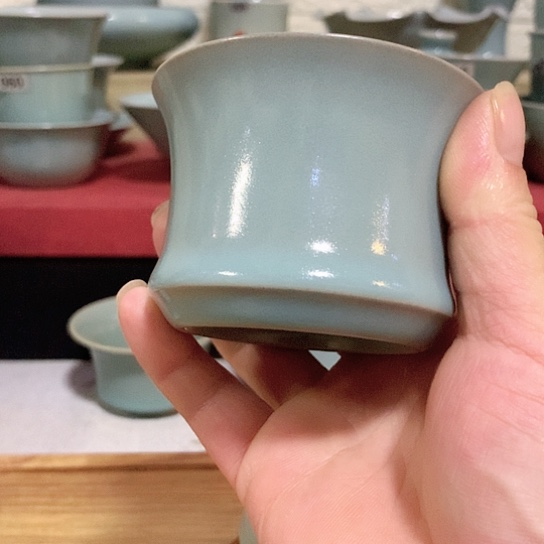 汝官窑釉色，束腰杯，