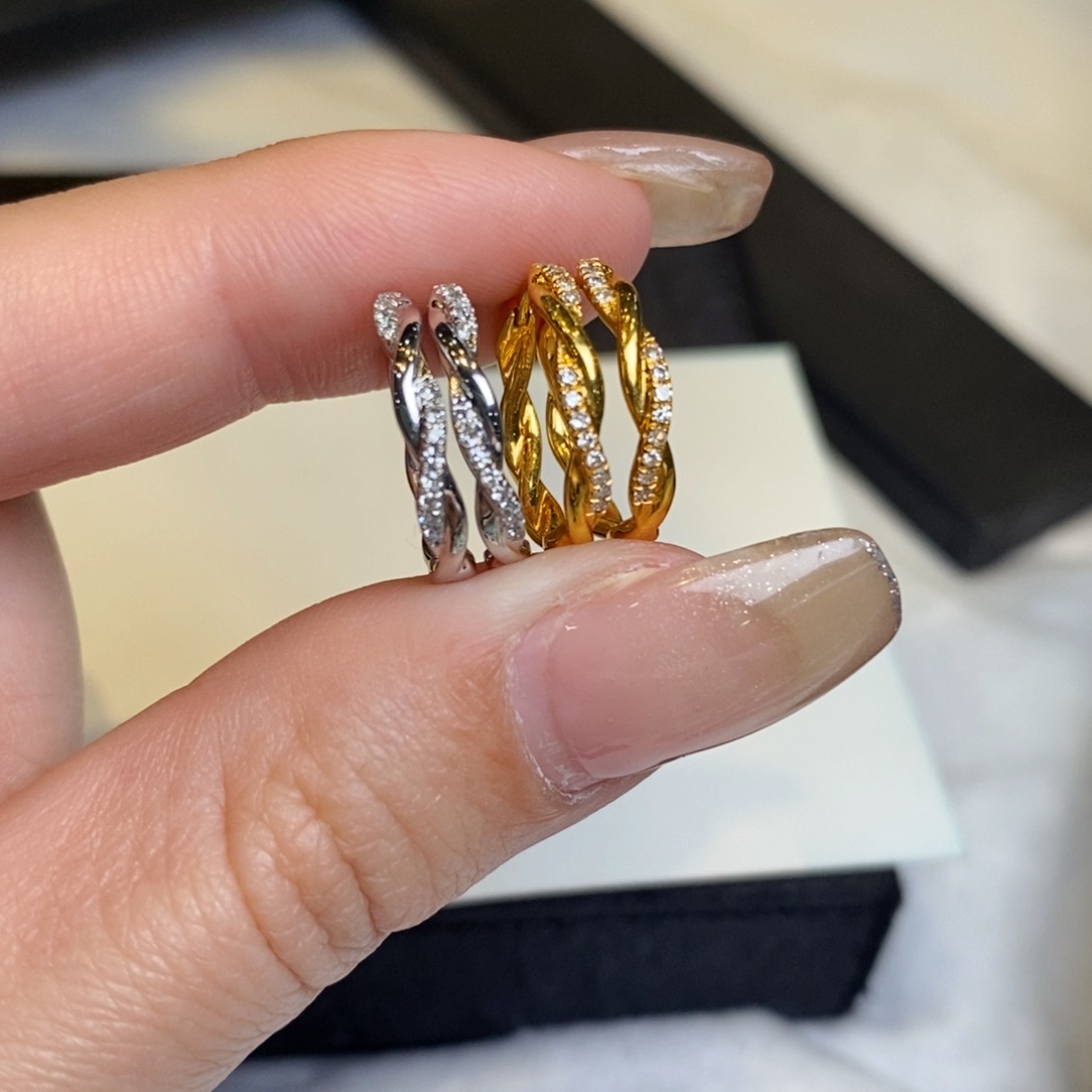 钻石耳饰18K金镶嵌麻花款小O型耳扣 多样性一对发货