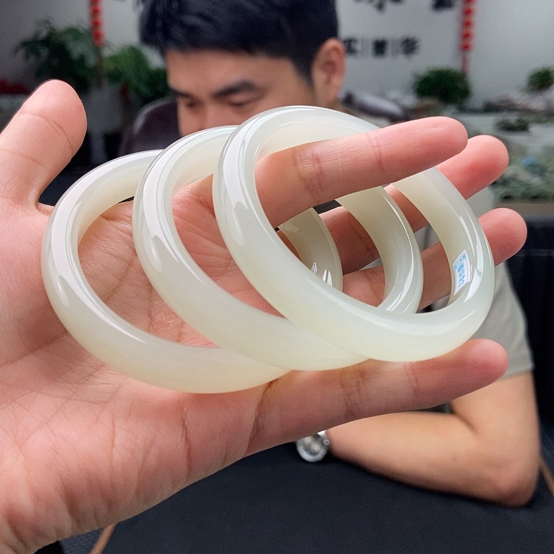 和田玉手镯未镶嵌56-61颜色多样性发拍一发一