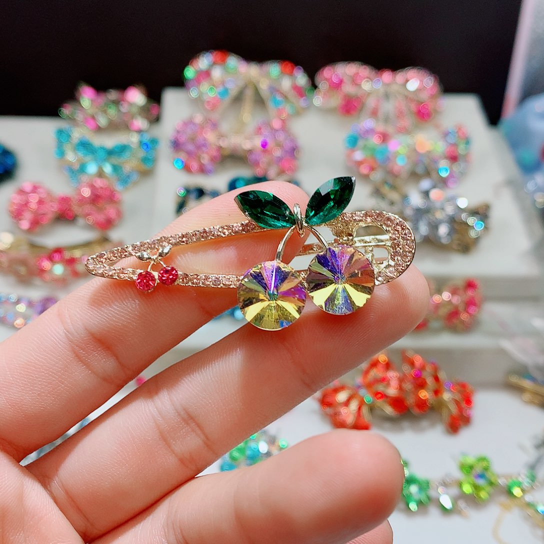 皮质铁合金发饰等