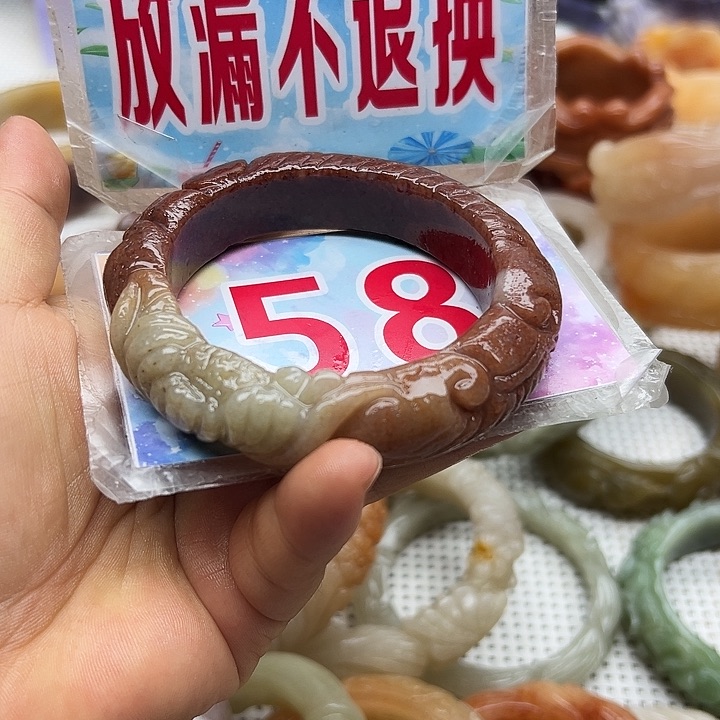 未镶嵌手镯石英岩玉