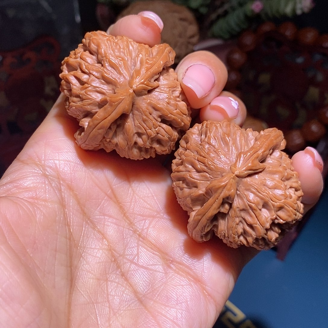 文玩核桃把件42三角白