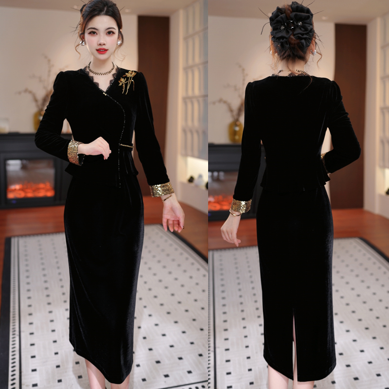 【玄夜华光】2025秋季新款收腰显瘦洋气减龄轻奢女人味黑色连衣裙